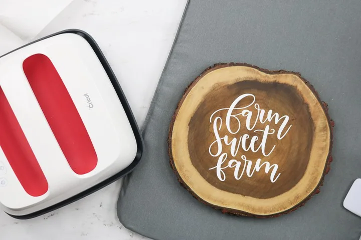 wood slice farmhouse decoration
