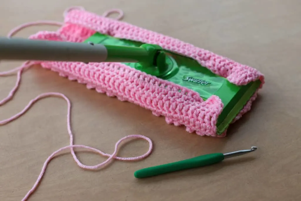 crocheted-swiffer-pad-and-swiffer