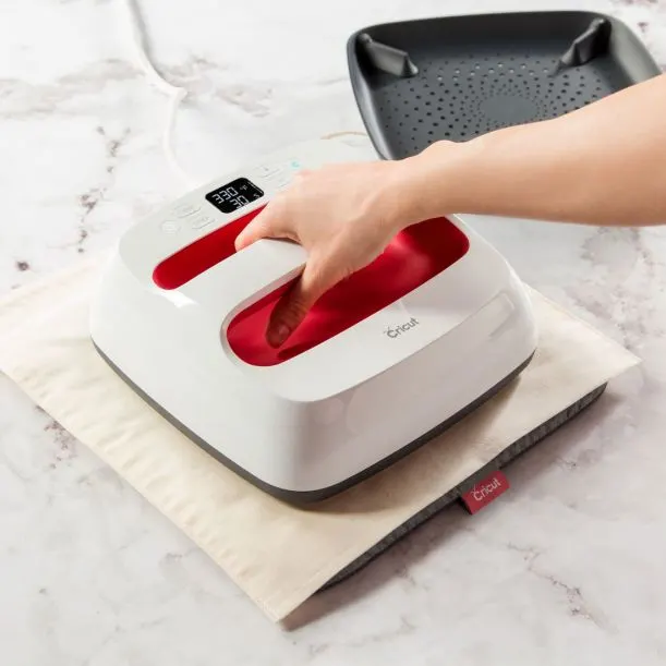 cricut easypress on a pillow