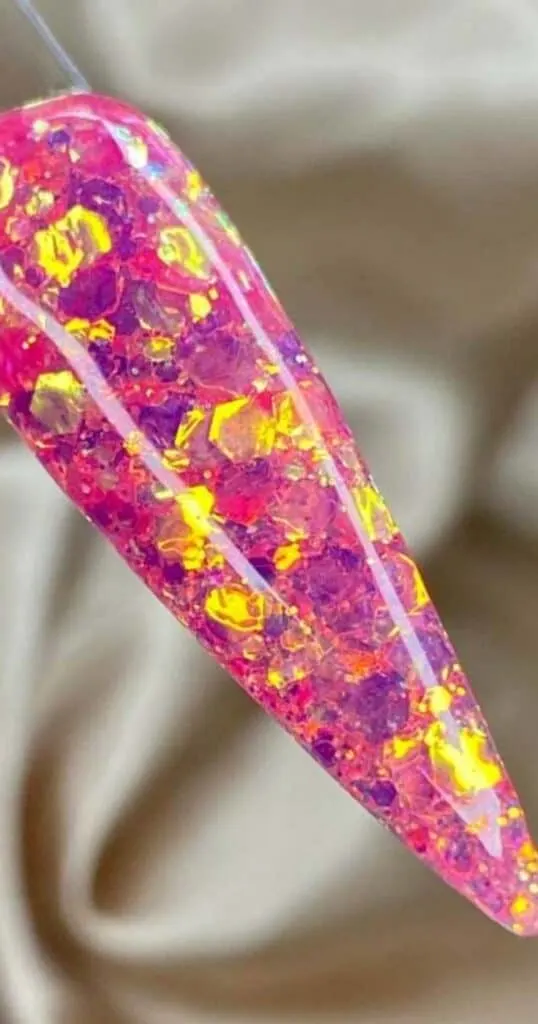 nail-dip-powder-with-pink-yellow-flecks.